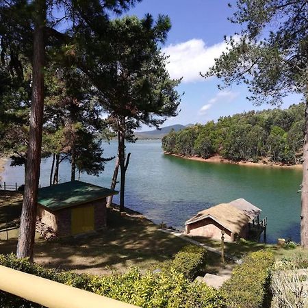 Le Chateau Du Lac De Mantasoa Екстериор снимка