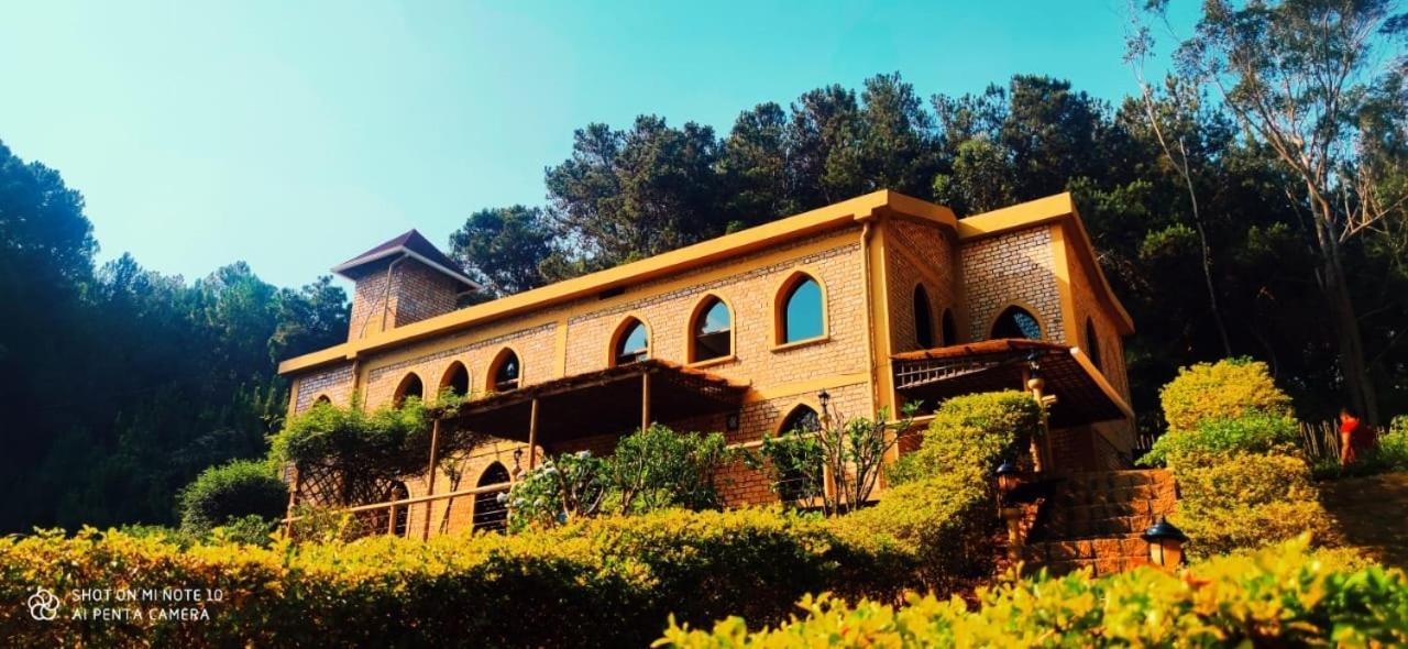 Le Chateau Du Lac De Mantasoa Екстериор снимка